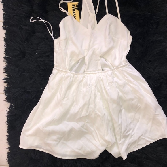 Reverse white romper NWT - Picture 3 of 4